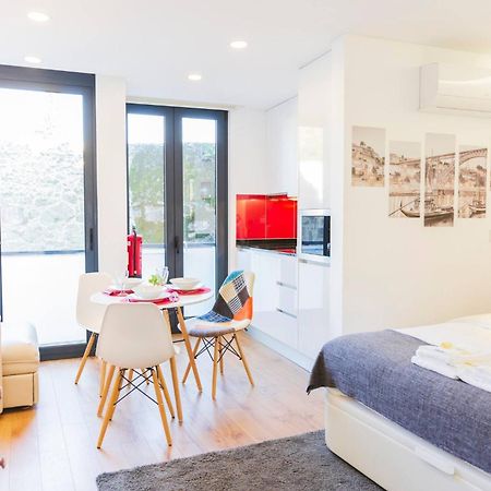 Aposentus - Your Home At Pinheiro'S Studio Porto Bagian luar foto