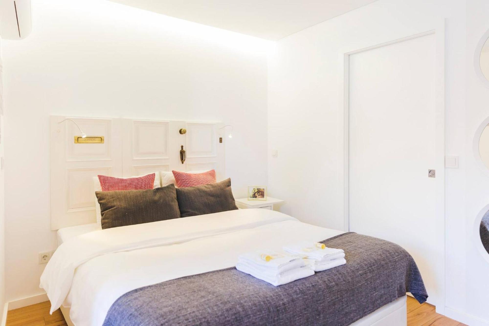 Aposentus - Your Home At Pinheiro'S Studio Porto Bagian luar foto